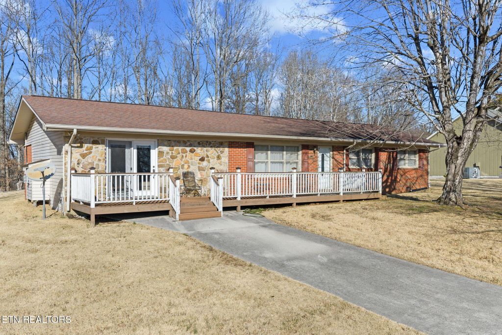 Photo of 815 Stephens Rd, Rocky Top, TN 37769 (MLS # 1328448)