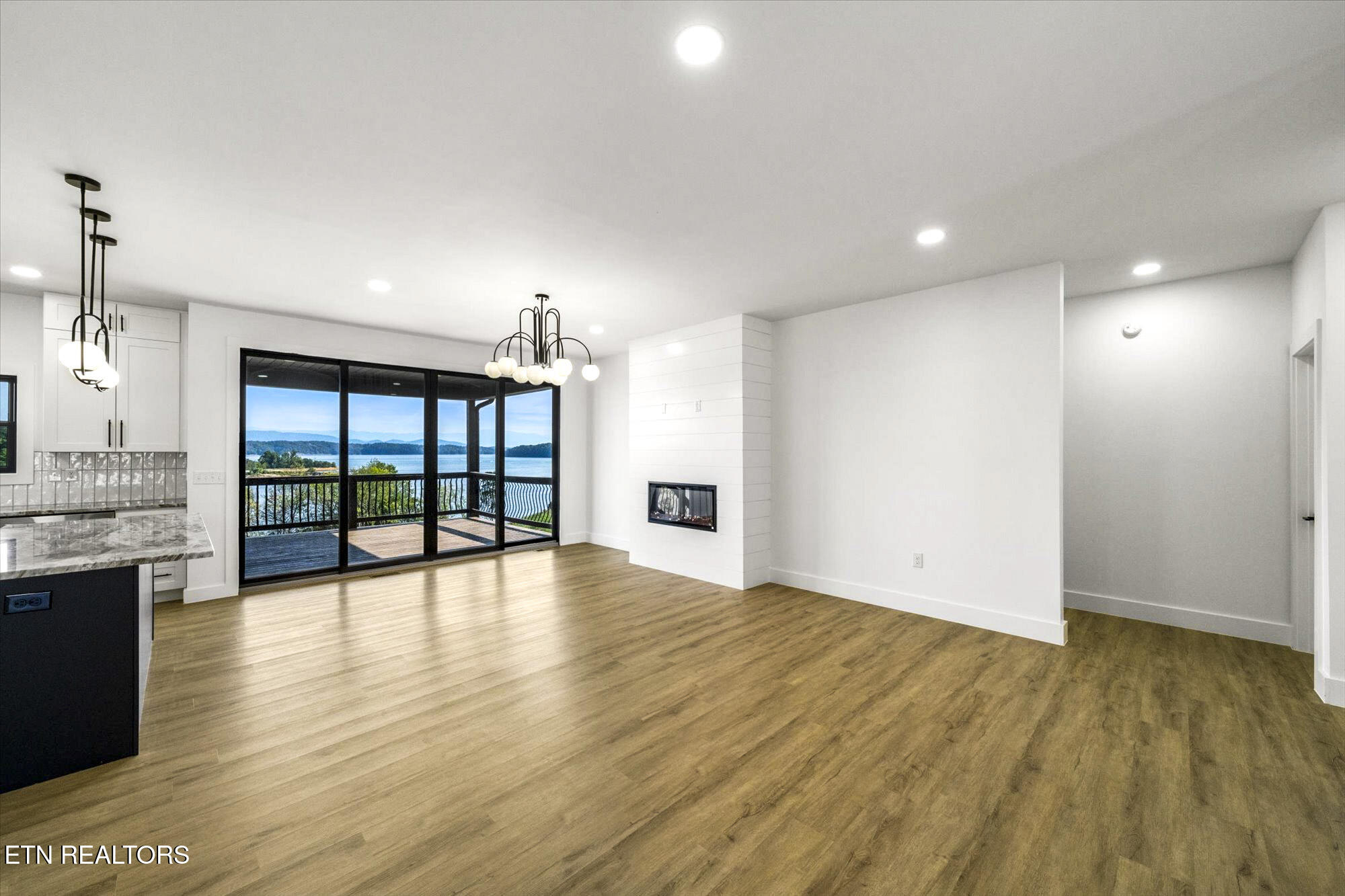 403 Hampton Way