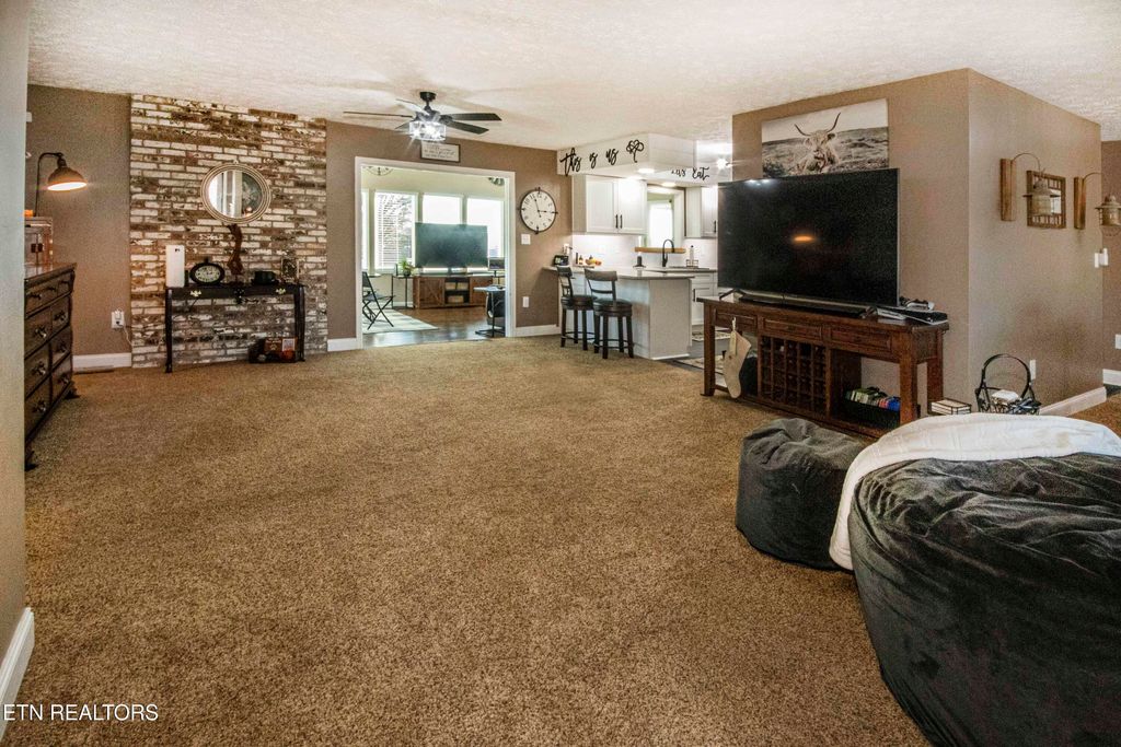 Photo of 312 James Drive, Lenoir City, TN 37772 (MLS # 1330117)