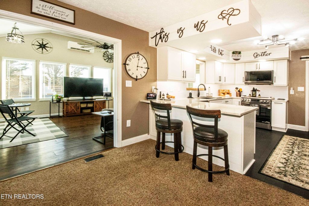 Photo of 312 James Drive, Lenoir City, TN 37772 (MLS # 1330117)