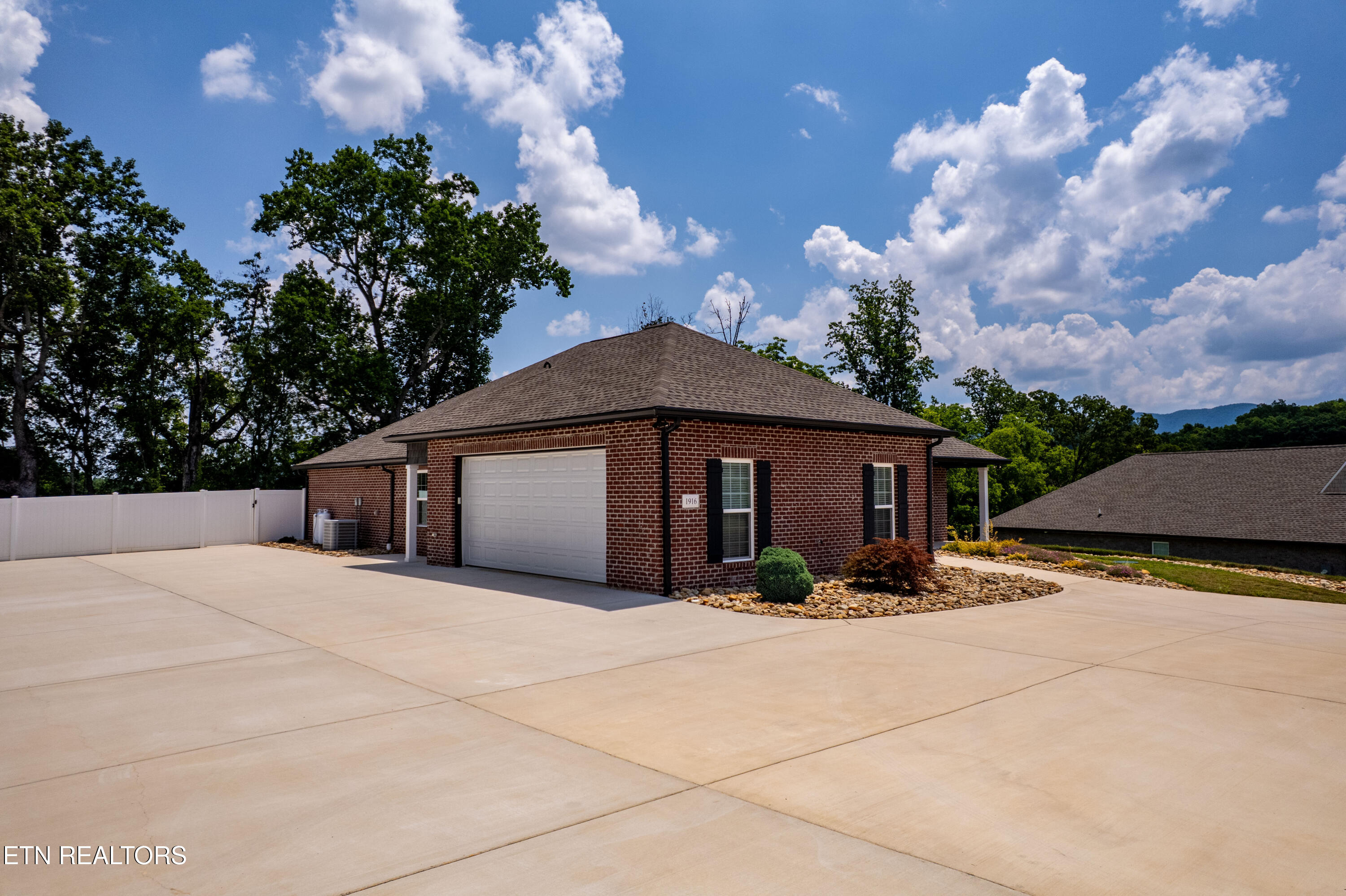 1916 Griffitts Mill Circle