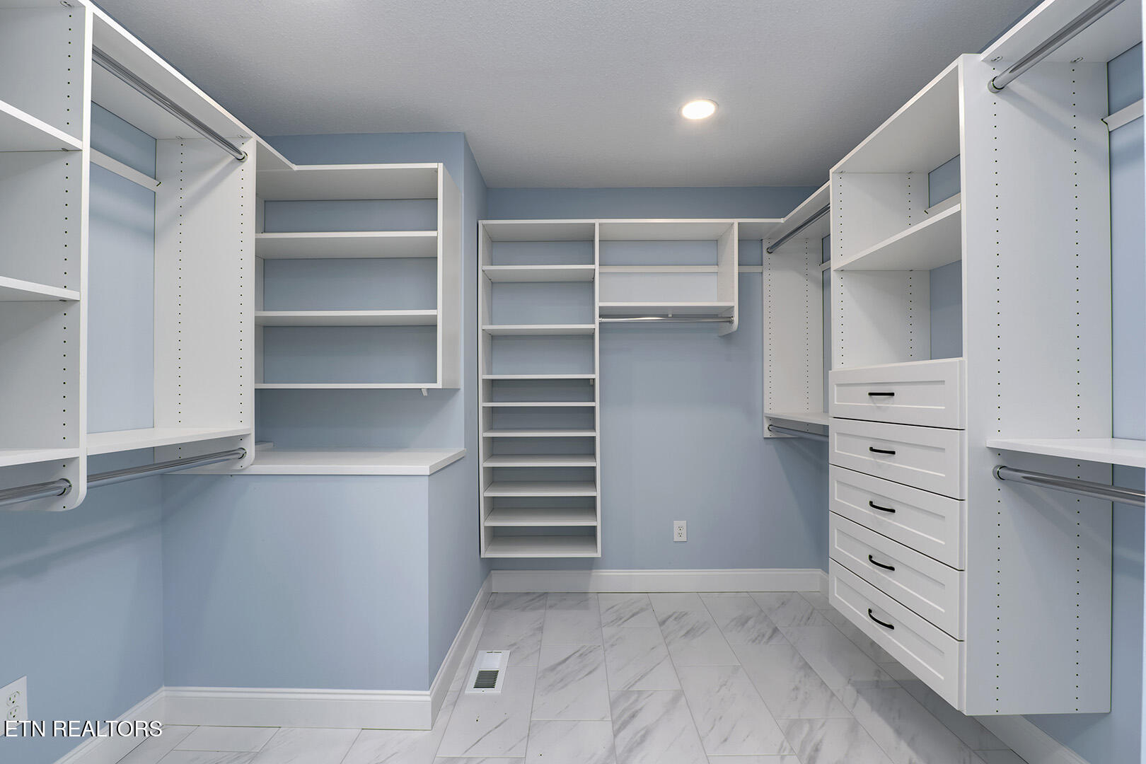 Loudon, Tennessee 37774, United States, 3 Bedrooms Bedrooms, ,2 BathroomsBathrooms,Residential,Active,96109