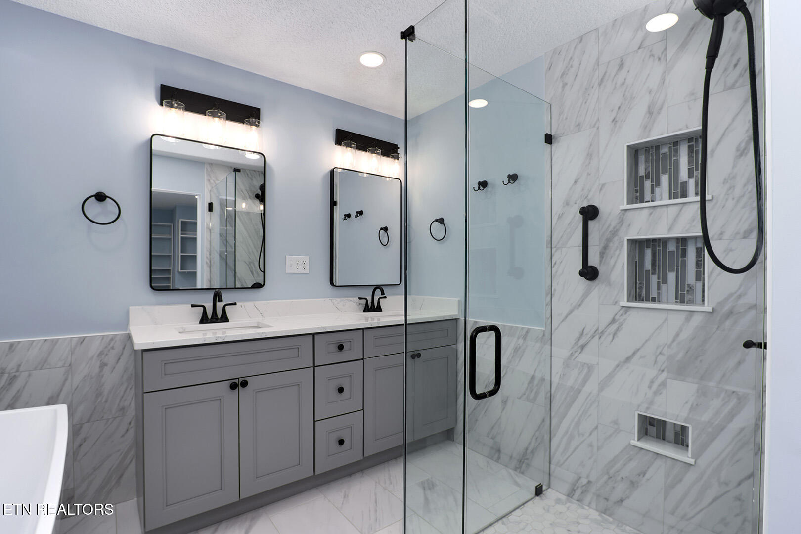 Loudon, Tennessee 37774, United States, 3 Bedrooms Bedrooms, ,2 BathroomsBathrooms,Residential,Active,96109