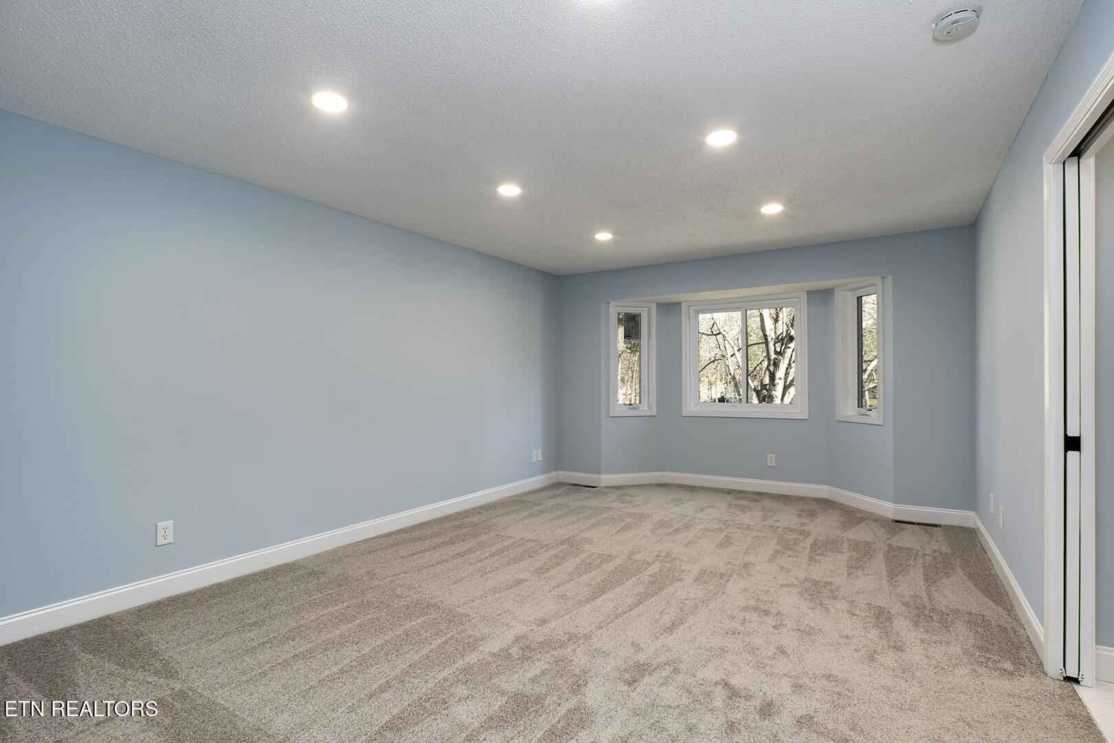 Loudon, Tennessee 37774, United States, 3 Bedrooms Bedrooms, ,2 BathroomsBathrooms,Residential,Active,96109