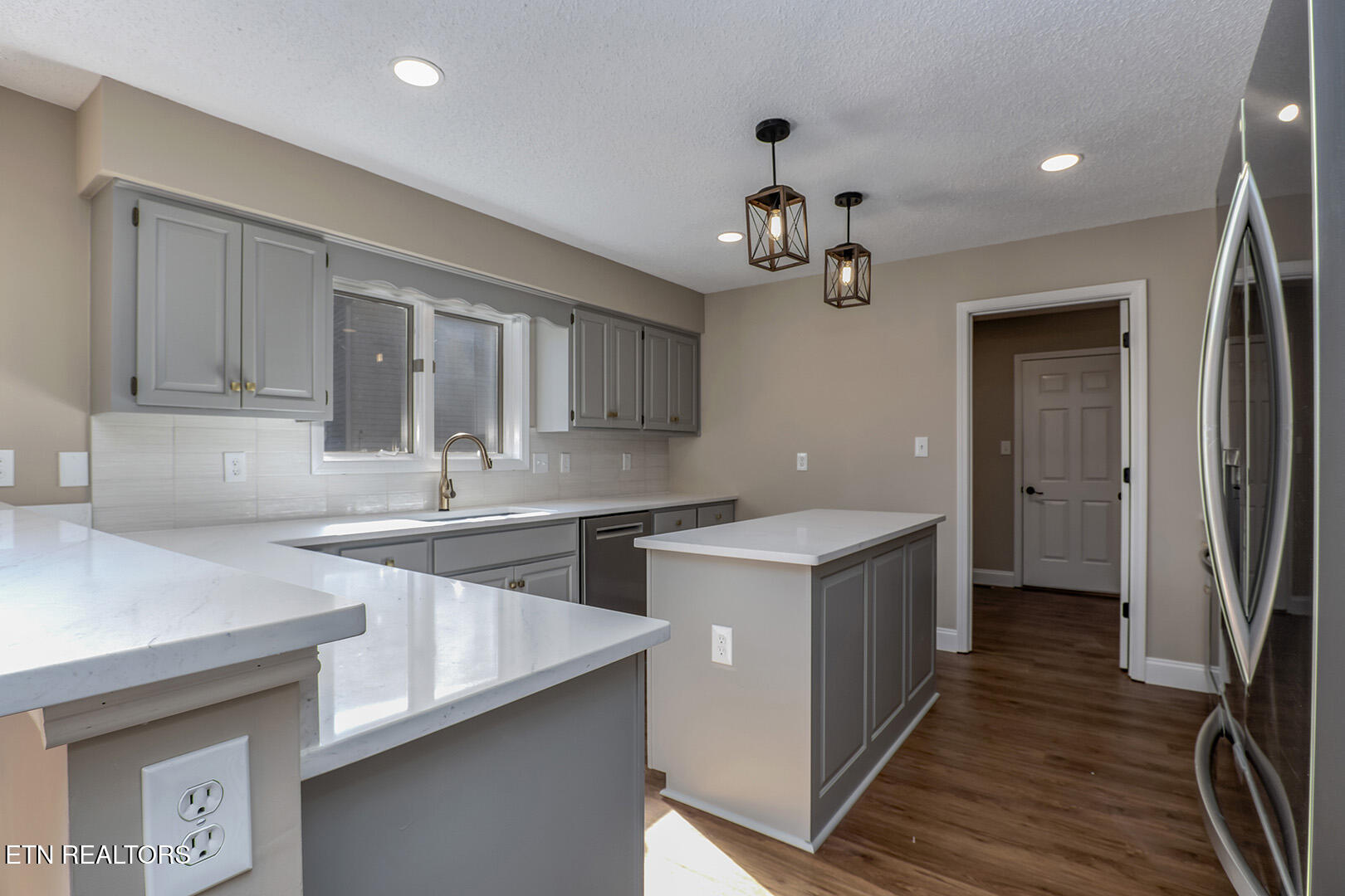 Loudon, Tennessee 37774, United States, 3 Bedrooms Bedrooms, ,2 BathroomsBathrooms,Residential,Active,96109