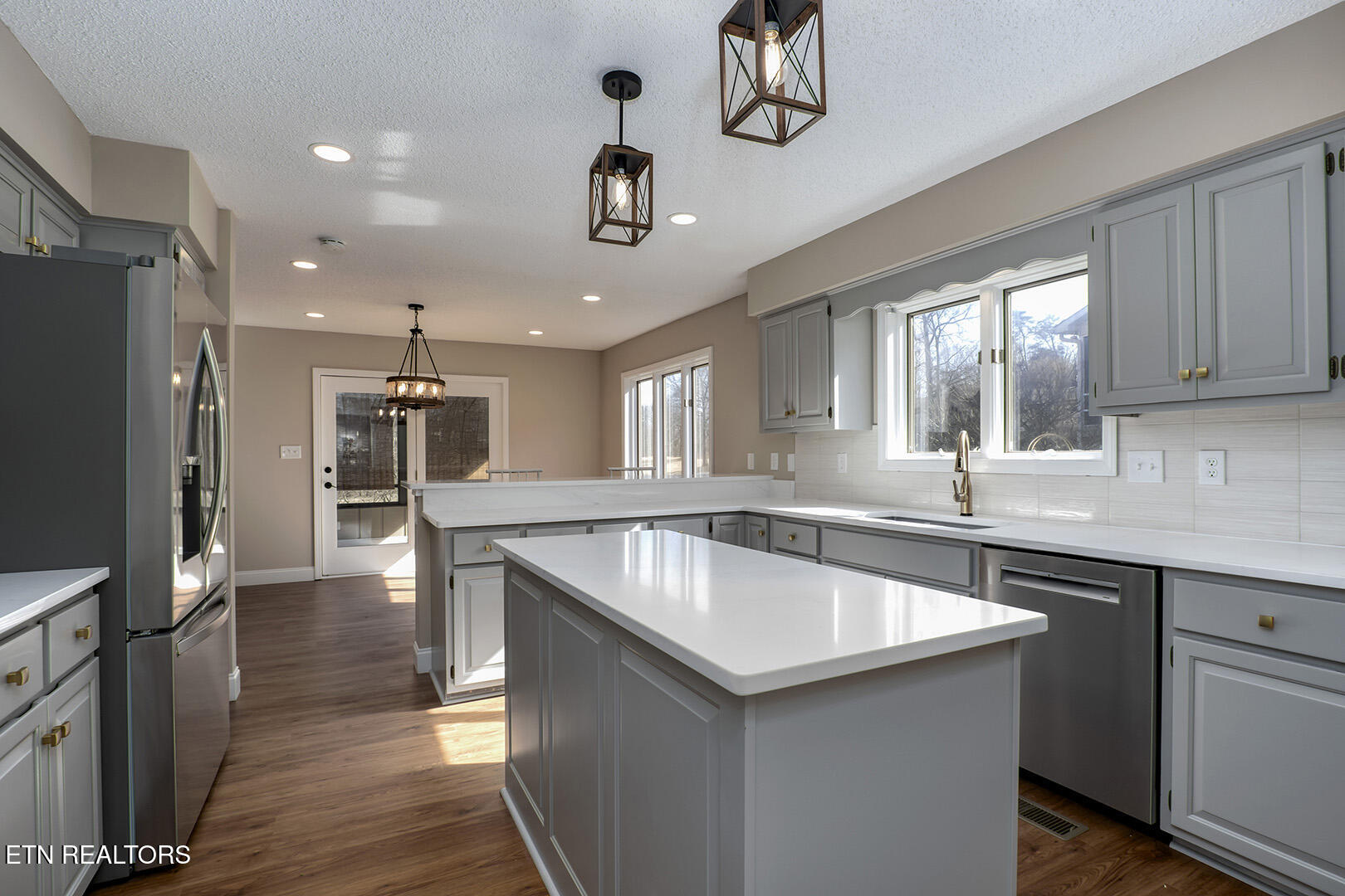 Loudon, Tennessee 37774, United States, 3 Bedrooms Bedrooms, ,2 BathroomsBathrooms,Residential,Active,96109