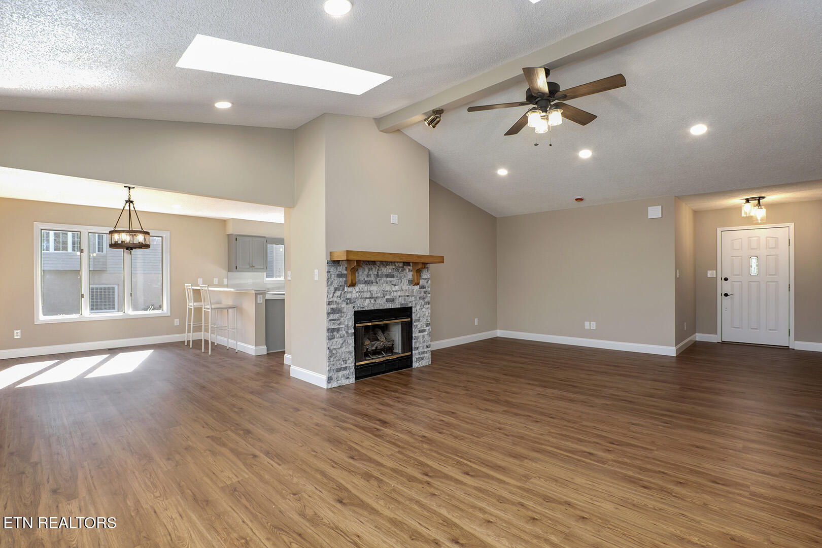 Loudon, Tennessee 37774, United States, 3 Bedrooms Bedrooms, ,2 BathroomsBathrooms,Residential,Active,96109