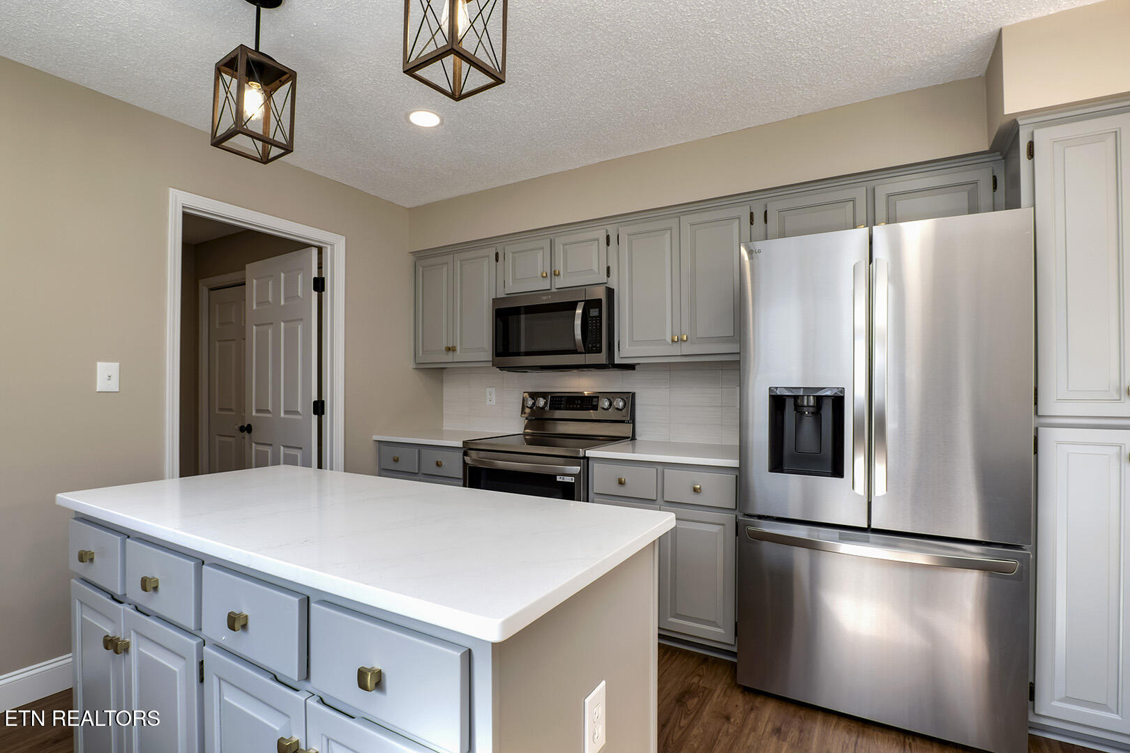 Loudon, Tennessee 37774, United States, 3 Bedrooms Bedrooms, ,2 BathroomsBathrooms,Residential,Active,96109