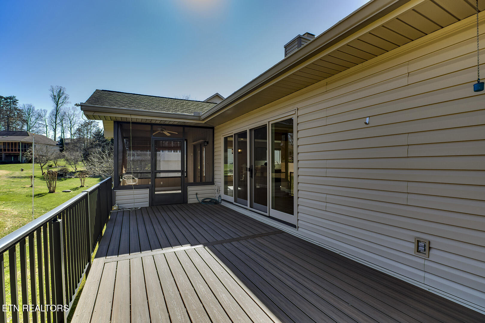 Loudon, Tennessee 37774, United States, 3 Bedrooms Bedrooms, ,2 BathroomsBathrooms,Residential,Active,96109