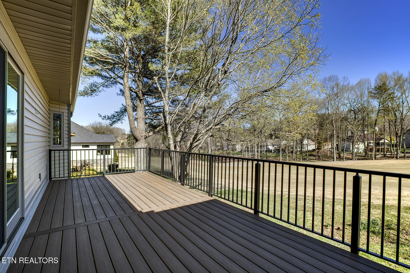 Loudon, Tennessee 37774, United States, 3 Bedrooms Bedrooms, ,2 BathroomsBathrooms,Residential,Active,96109