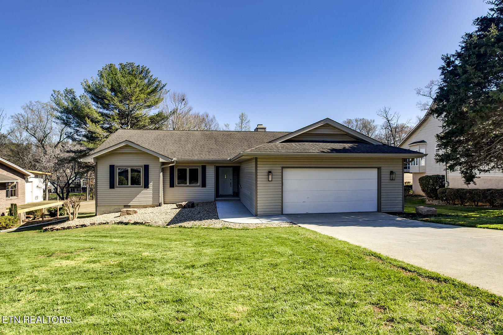 Loudon, Tennessee 37774, United States, 3 Bedrooms Bedrooms, ,2 BathroomsBathrooms,Residential,Active,96109