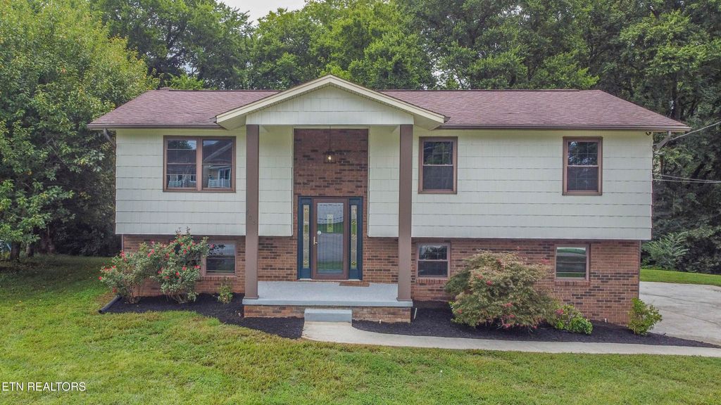 Photo of 805 Denise Court, Powell, TN 37849 (MLS # 1311557)