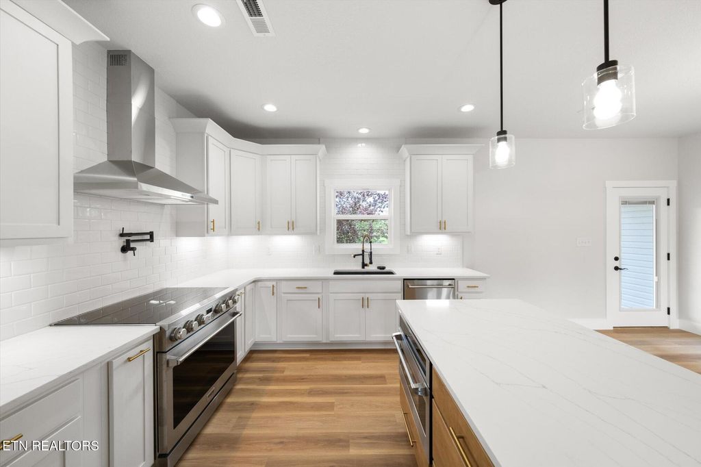 Photo of 273 Sugar Maple Court, Madisonville, TN 37354 (MLS # 1300378)