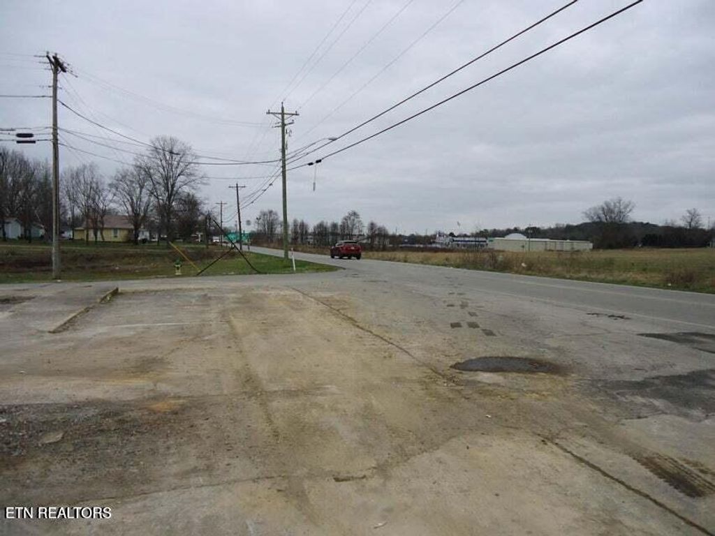 Photo of 1008 S Tellico Street St, Madisonville, TN 37354 (MLS # 1309411)