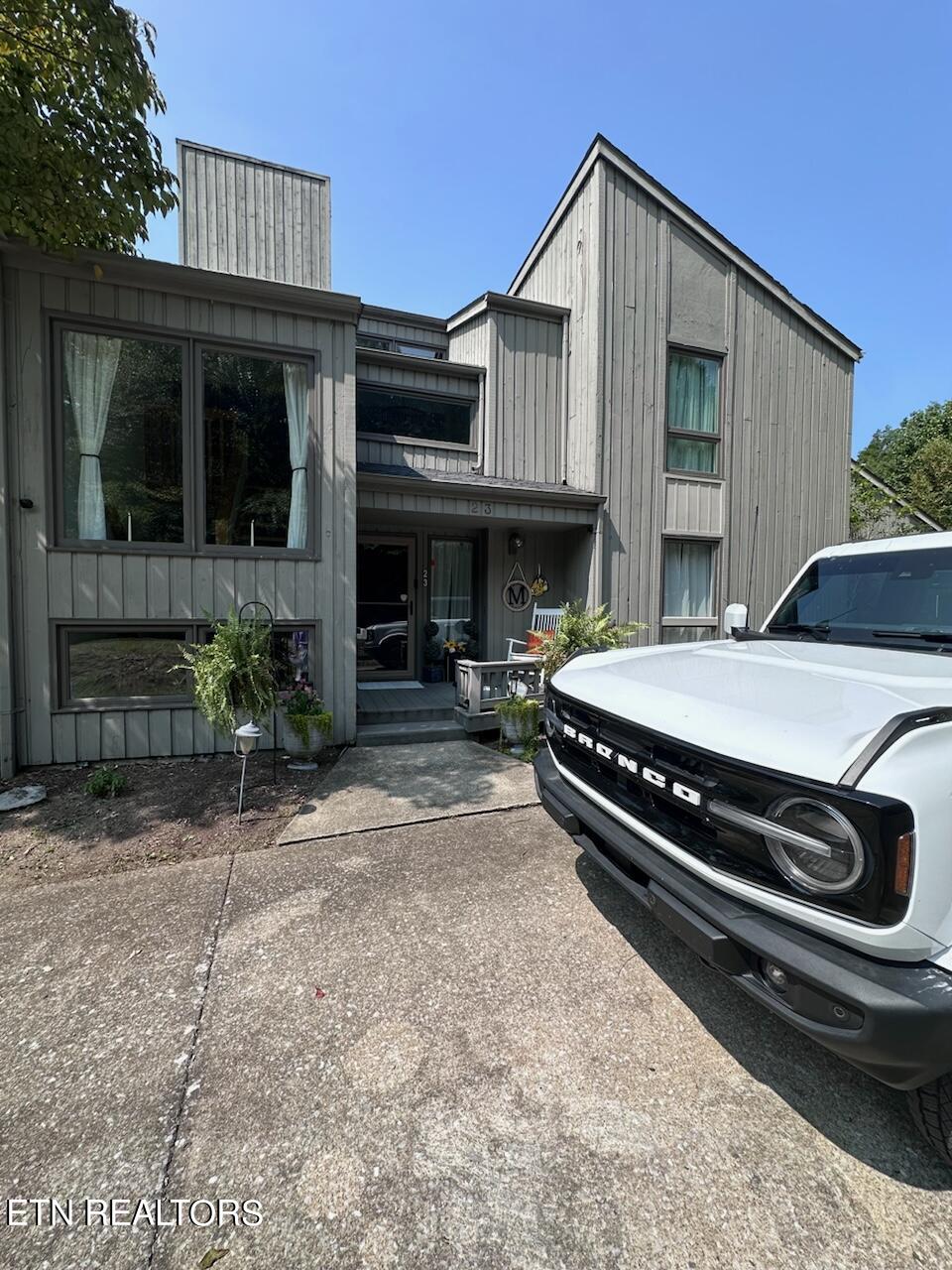 Photo 1 of 49 of 23 Ennismore Drive house