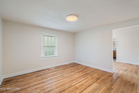 Tiny photo for 2116 Price Ave, Knoxville, TN 37920 (MLS # 1333782)