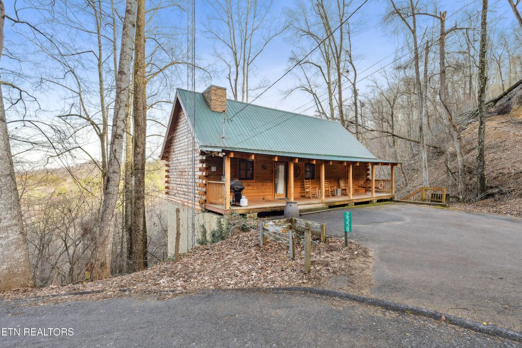 Photo of 2558 Wildcat Ridge Rd, Sevierville, TN 37862 (MLS # 1323266)