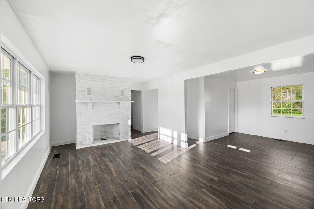 Photo of 147 Justice Rd, Oliver Springs, TN 37840 (MLS # 1295860)