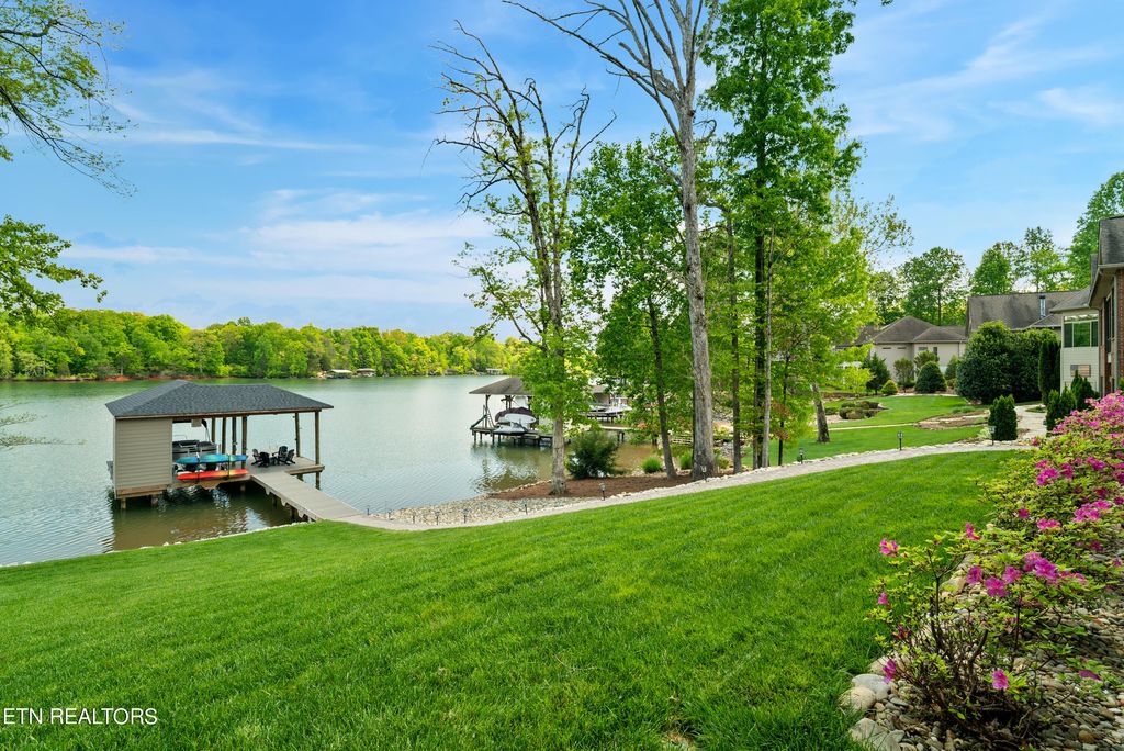 Photo of 957 Kahite Tr, Vonore, TN 37885 (MLS # 1266008)