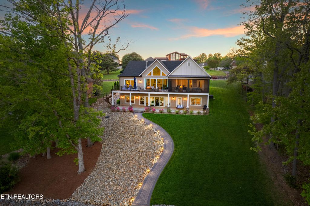 Photo of 957 Kahite Tr, Vonore, TN 37885 (MLS # 1266008)