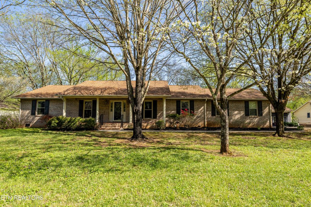 Photo of 975 Vera Drive, Alcoa, TN 37701 (MLS # 1296827)