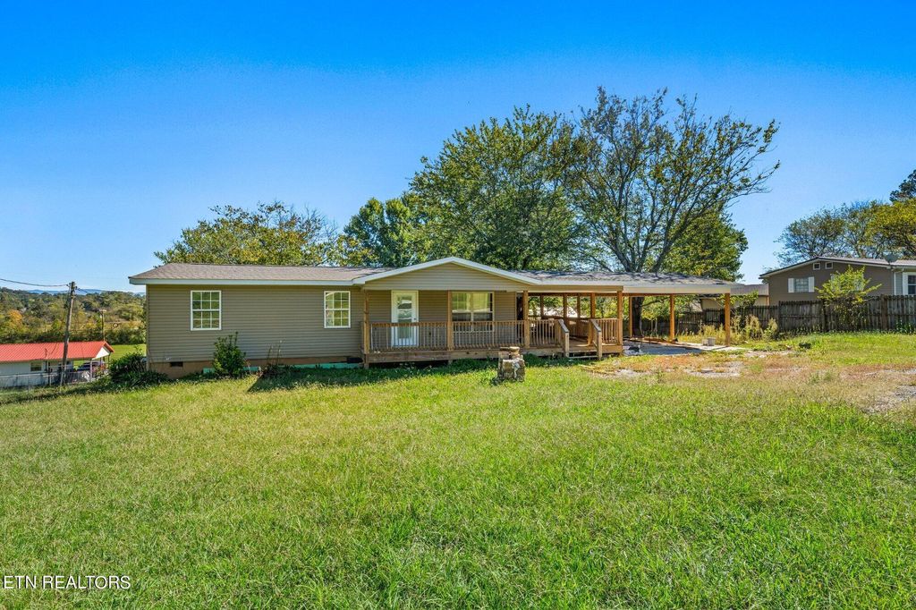 Photo of 933 Monroe Circle, Madisonville, TN 37354 (MLS # 1279938)