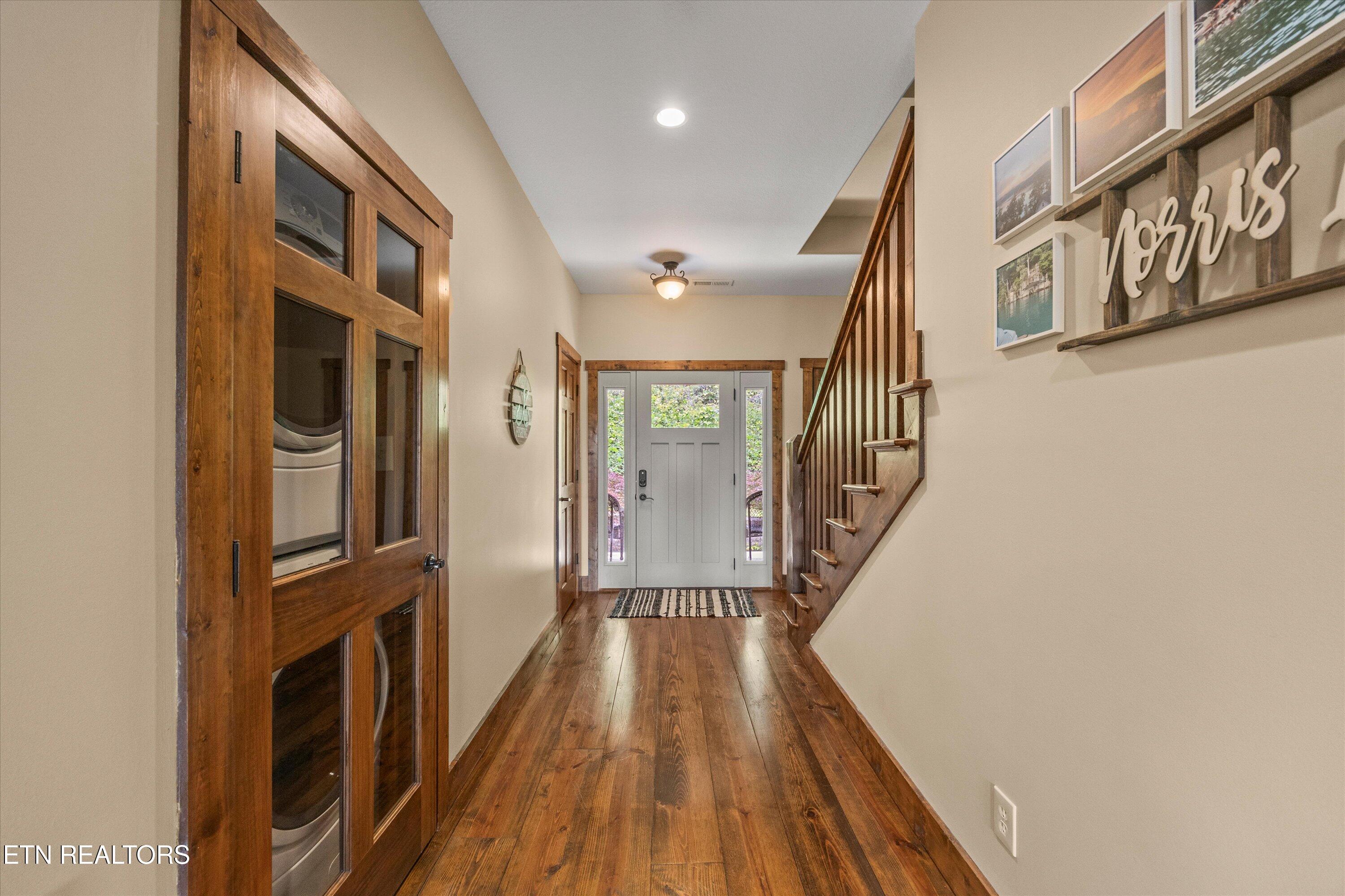 602 Round Lake Circle