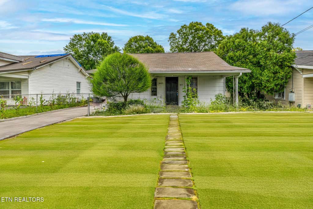 Photo of 2608 Piedmont St, Knoxville, TN 37921 (MLS # 1350708)
