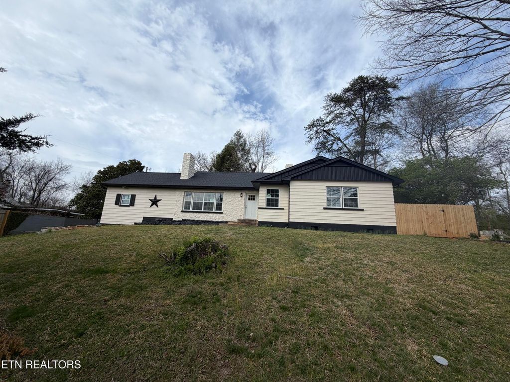 Photo of 4207 Holston Hills Rd, Knoxville, TN 37914 (MLS # 1332863)