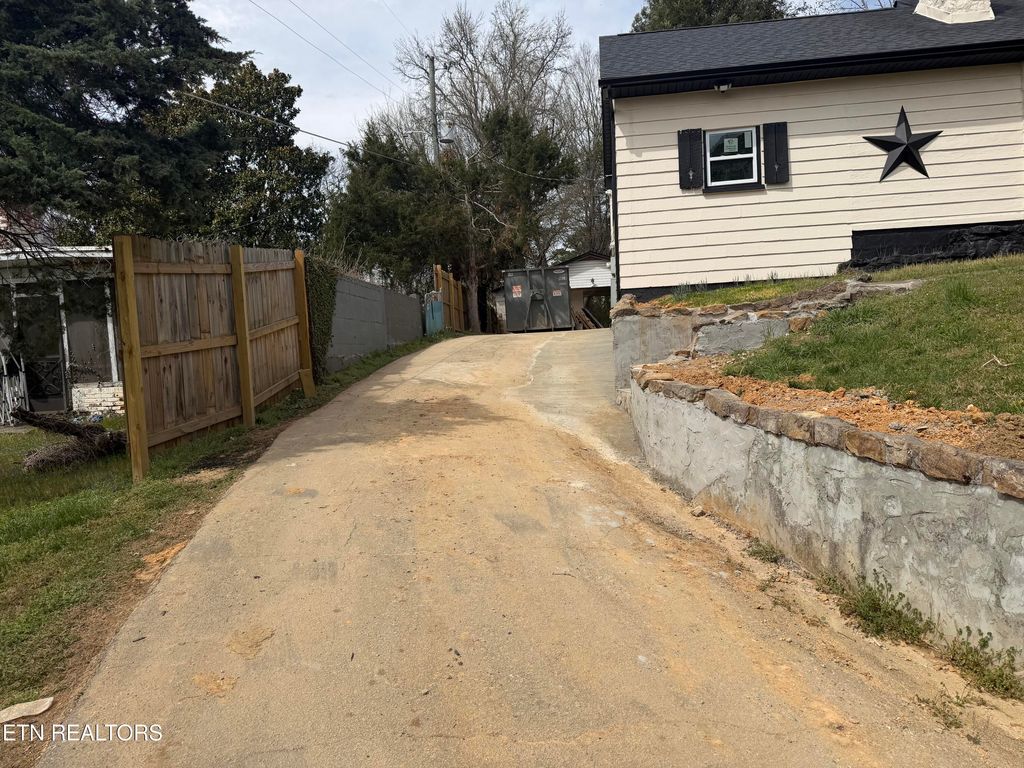 Photo of 4207 Holston Hills Rd, Knoxville, TN 37914 (MLS # 1332863)