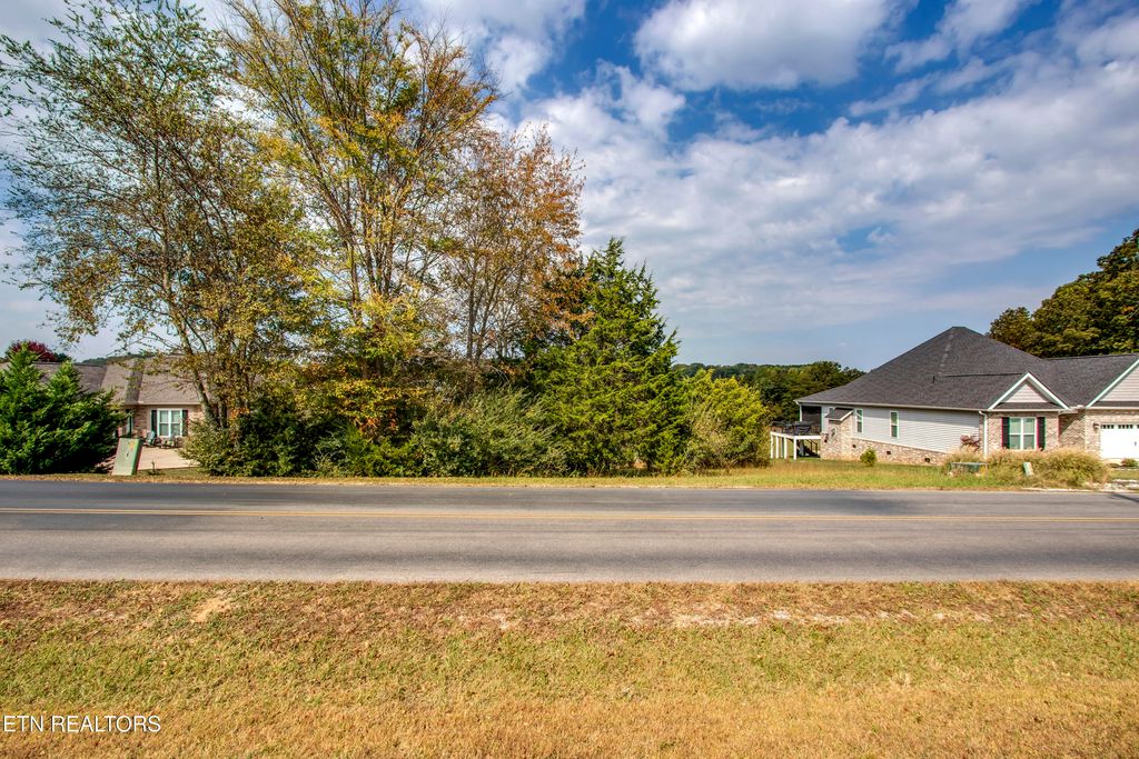 Photo of 427 Kahite Tr, Vonore, TN 37885 (MLS # 1320004)