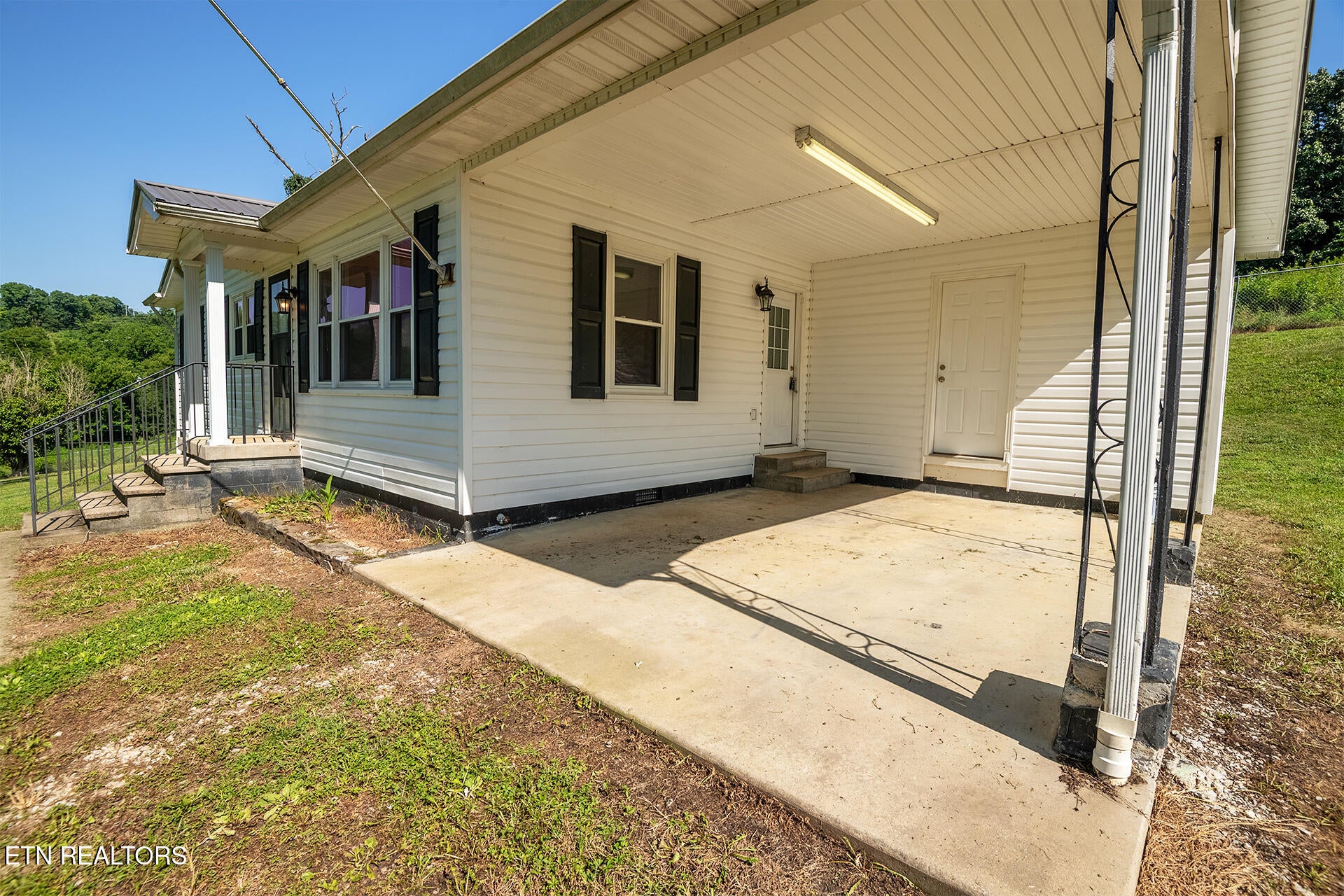 1224 Sulphur Springs Loop