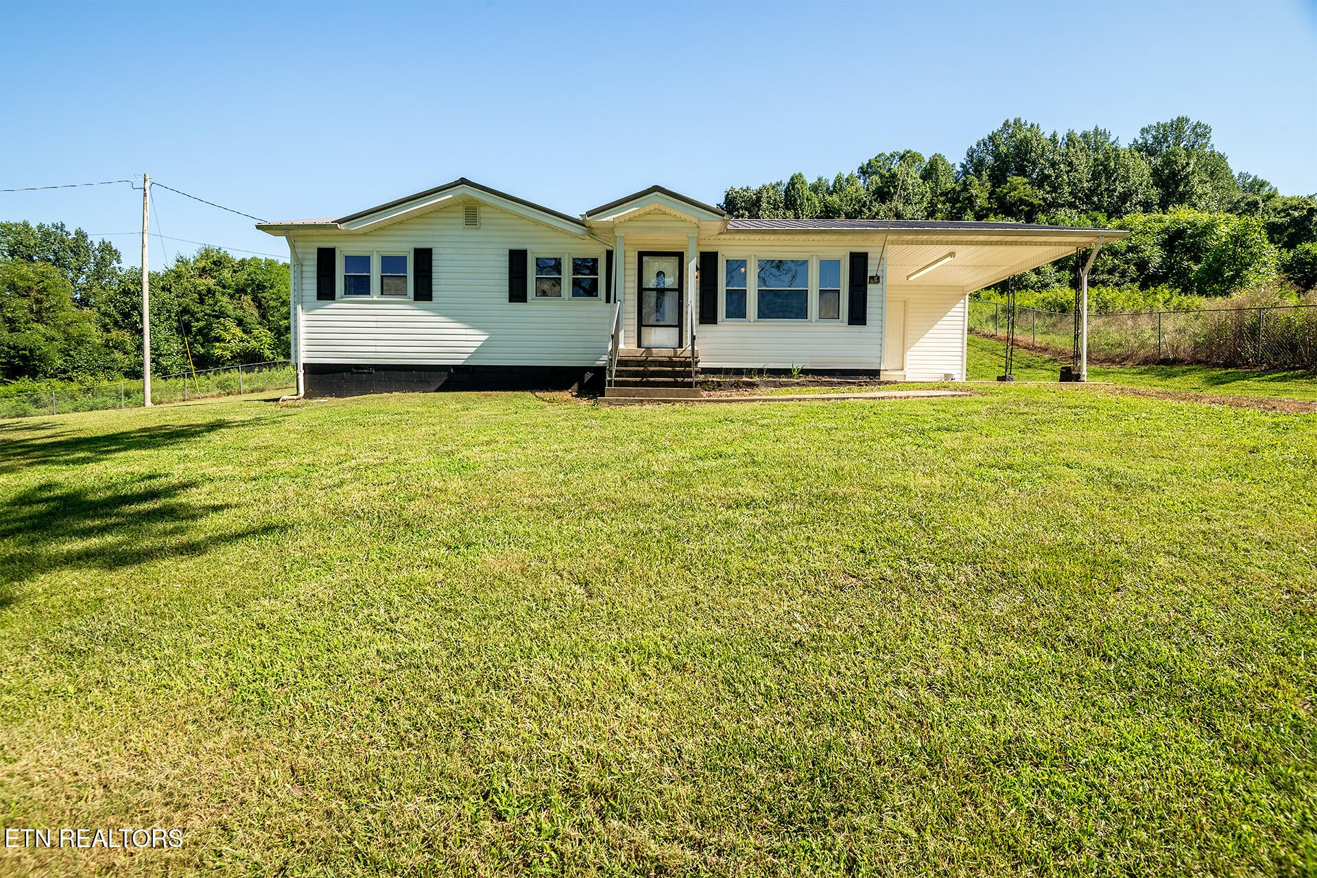 1224 Sulphur Springs Loop