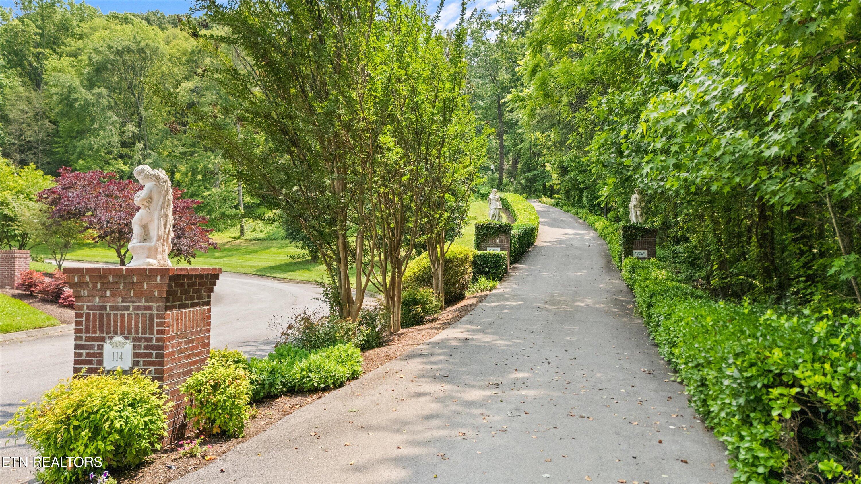 114 Dansworth Lane