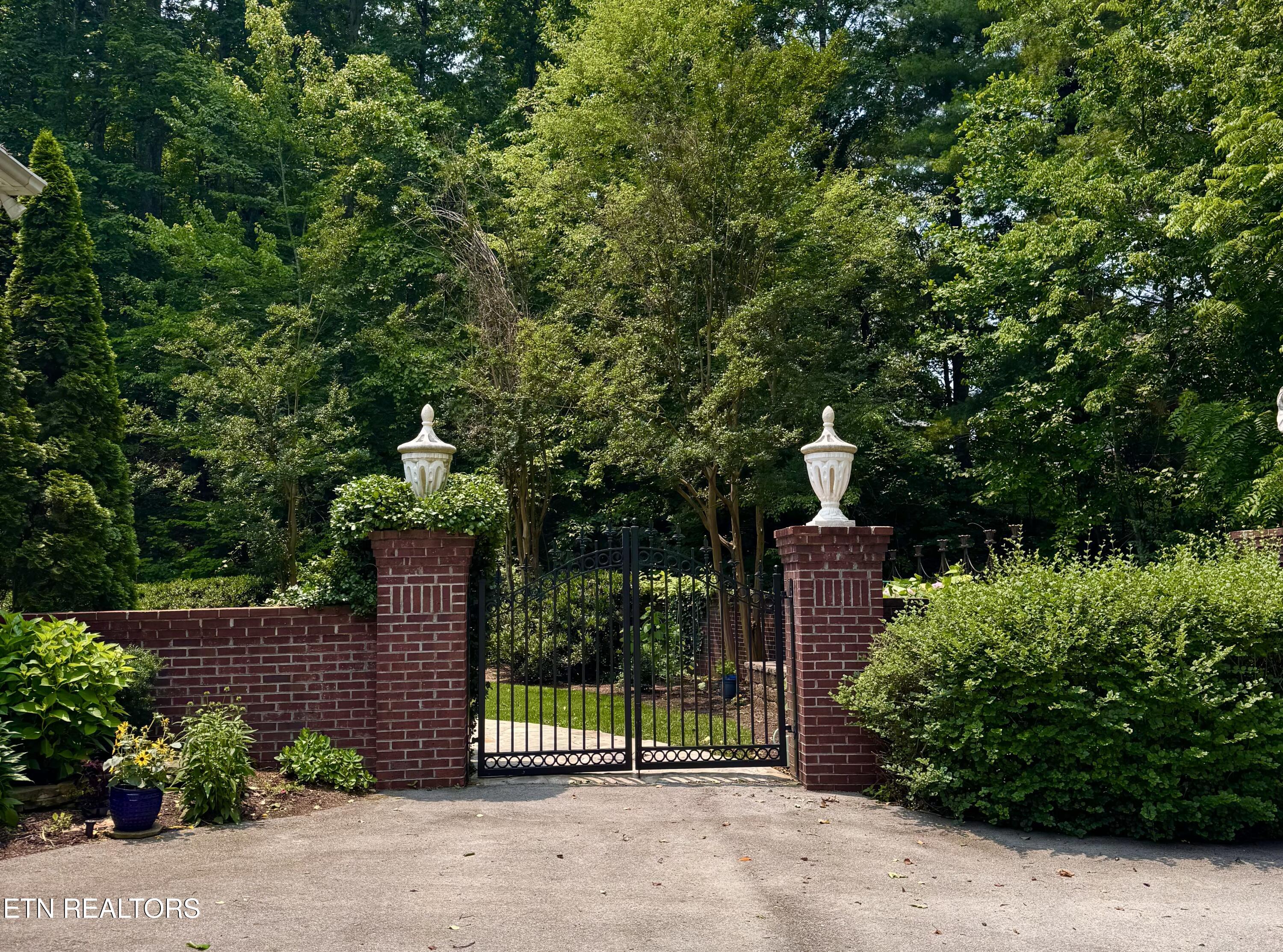 114 Dansworth Lane