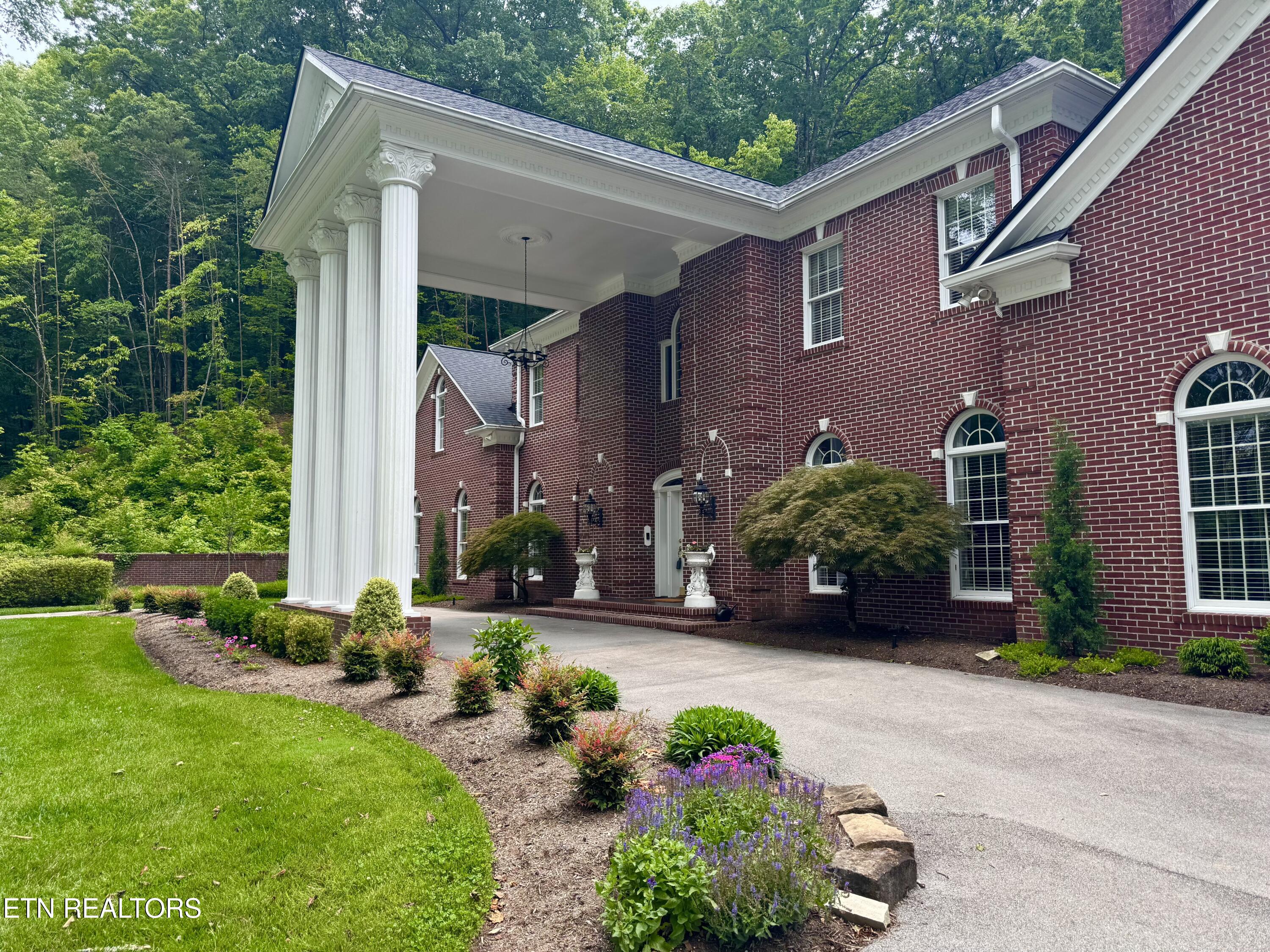 114 Dansworth Lane