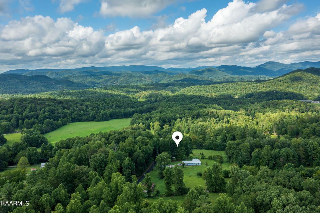 Photo of 105 Lail Lane, Townsend, TN 37882 (MLS # 1236351)