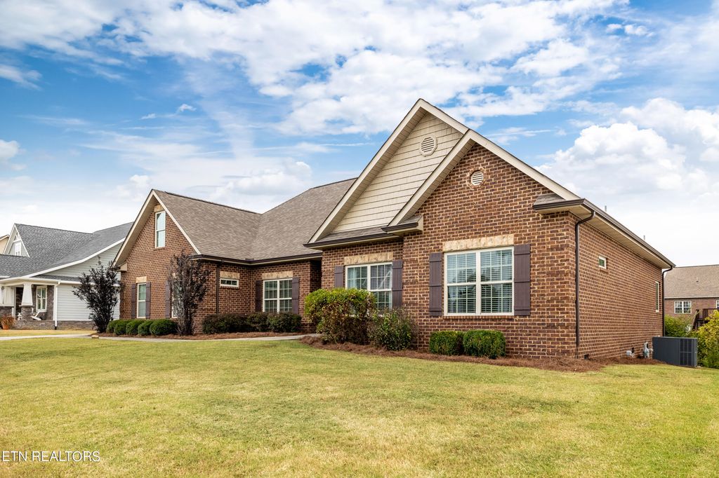 Photo of 1718 Ansley Drive, Alcoa, TN 37701 (MLS # 1242596)