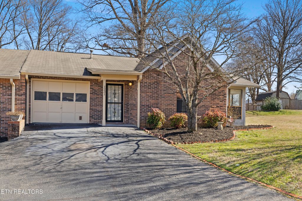Photo of 1231 Karina Circle, Maryville, TN 37804 (MLS # 1330551)