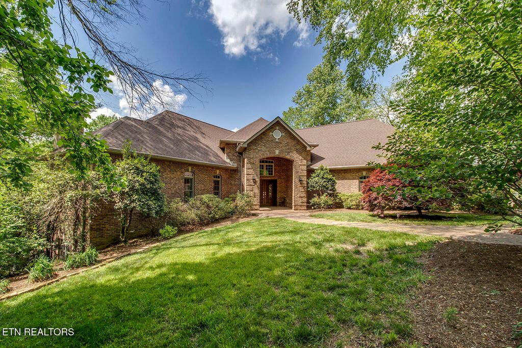 Photo of 113 Wiltshire Dr, Oak Ridge, TN 37830 (MLS # 1338360)