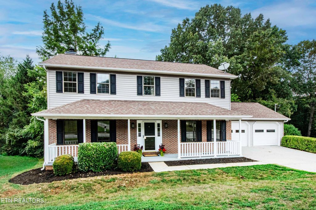 Photo of 10913 Twin Harbour Drive, Knoxville, TN 37934 (MLS # 1310811)