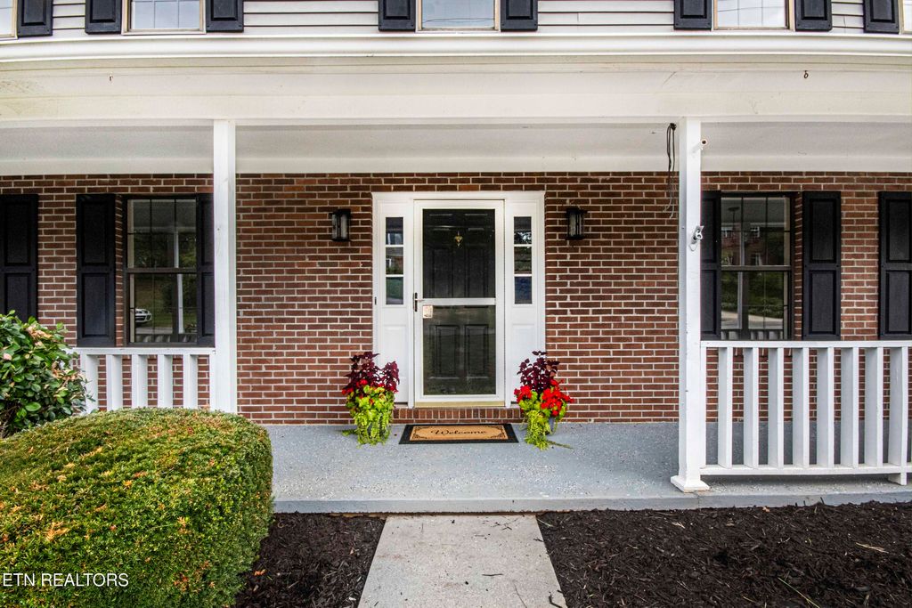 Photo of 10913 Twin Harbour Drive, Knoxville, TN 37934 (MLS # 1310811)