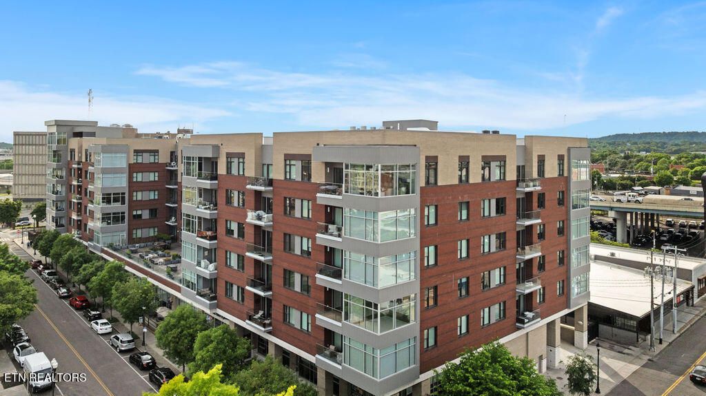 Photo of 333 W Depot Ave #406, Knoxville, TN 37917 (MLS # 1339649)