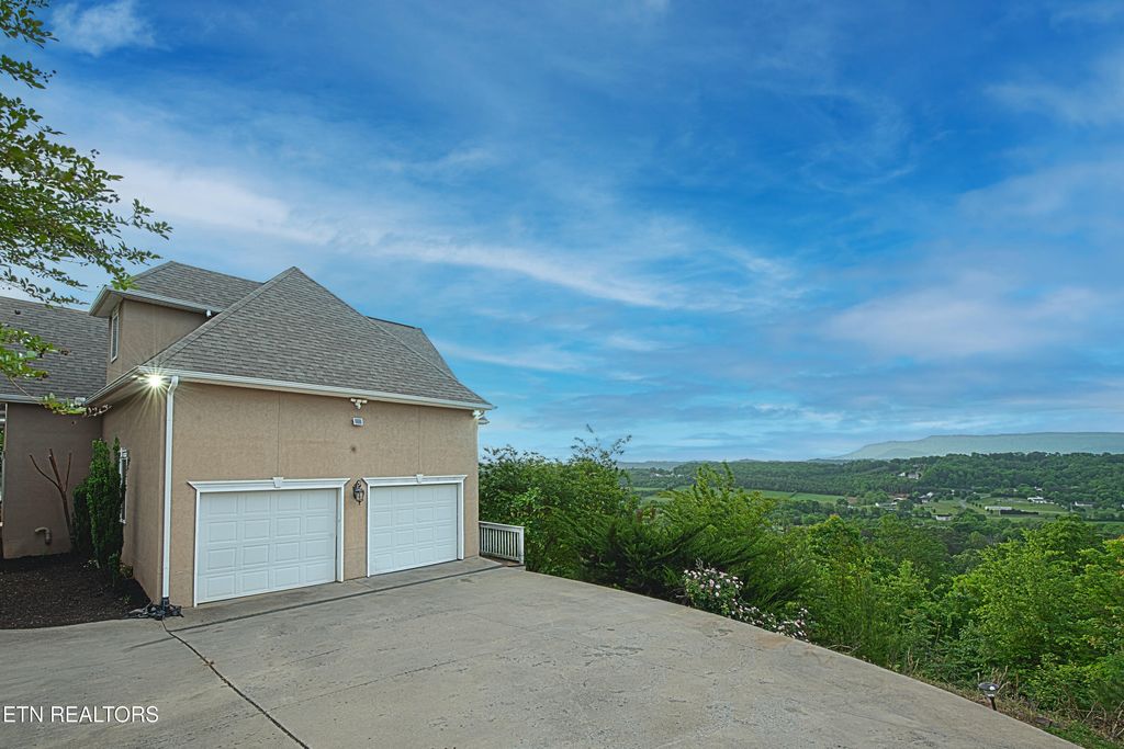 Photo of 1012 Falcon Crest Drive, Seymour, TN 37865 (MLS # 1299957)