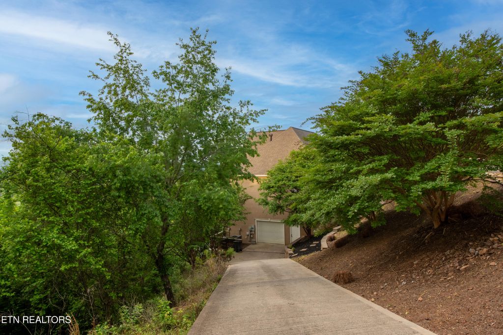 Photo of 1012 Falcon Crest Drive, Seymour, TN 37865 (MLS # 1299957)