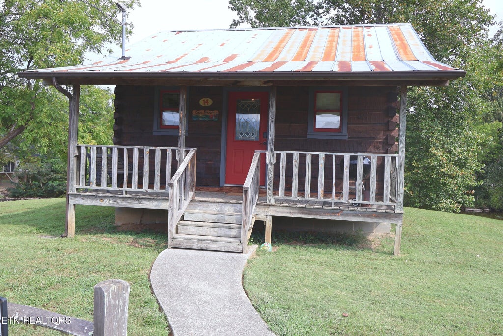 Photo of 211 Old Bridge Rd #Cabin 14, Townsend, TN 37882 (MLS # 1356742)