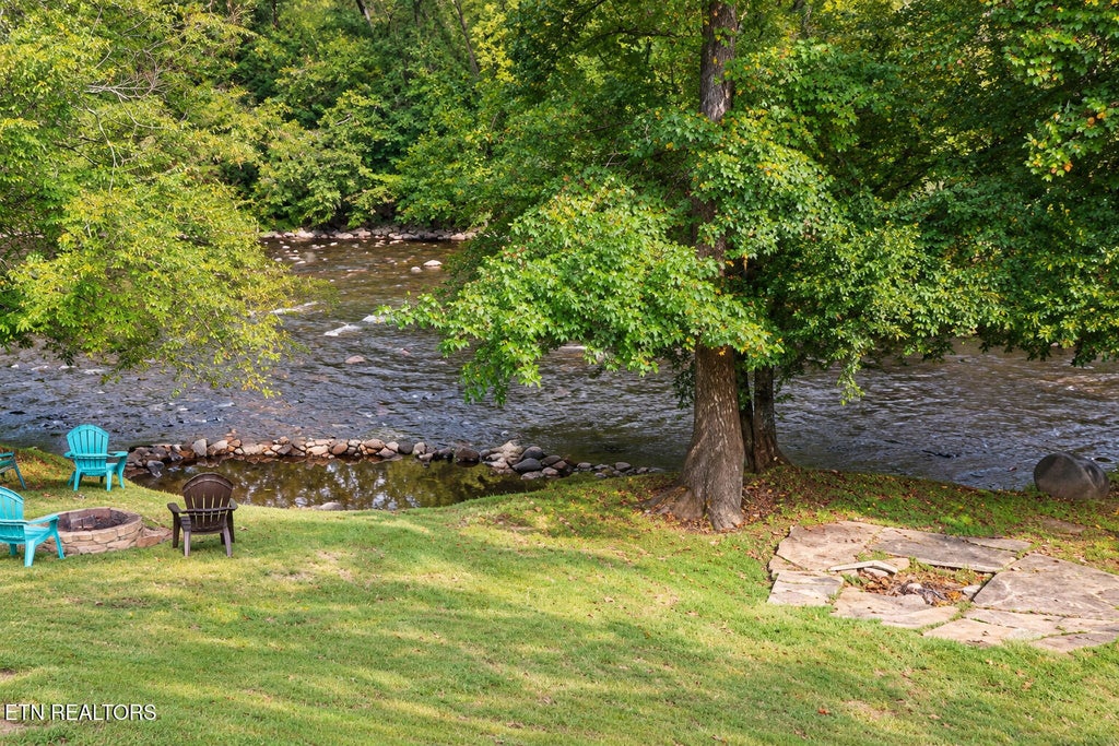 Photo of 211 Old Bridge Rd #Cabin 14, Townsend, TN 37882 (MLS # 1356742)