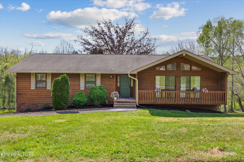 Photo of 1618 Mimosa Drive, Louisville, TN 37777 (MLS # 1335286)