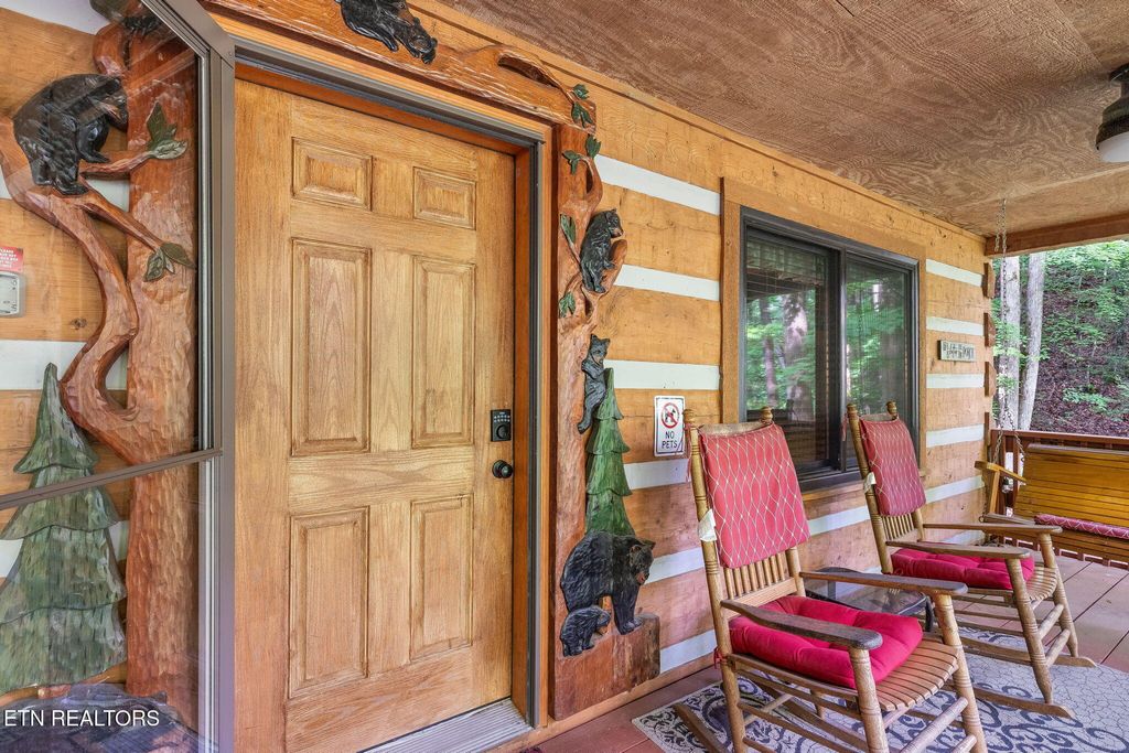 Photo of 2653 Black Walnut Flats Rd, Sevierville, TN 37862 (MLS # 1327521)