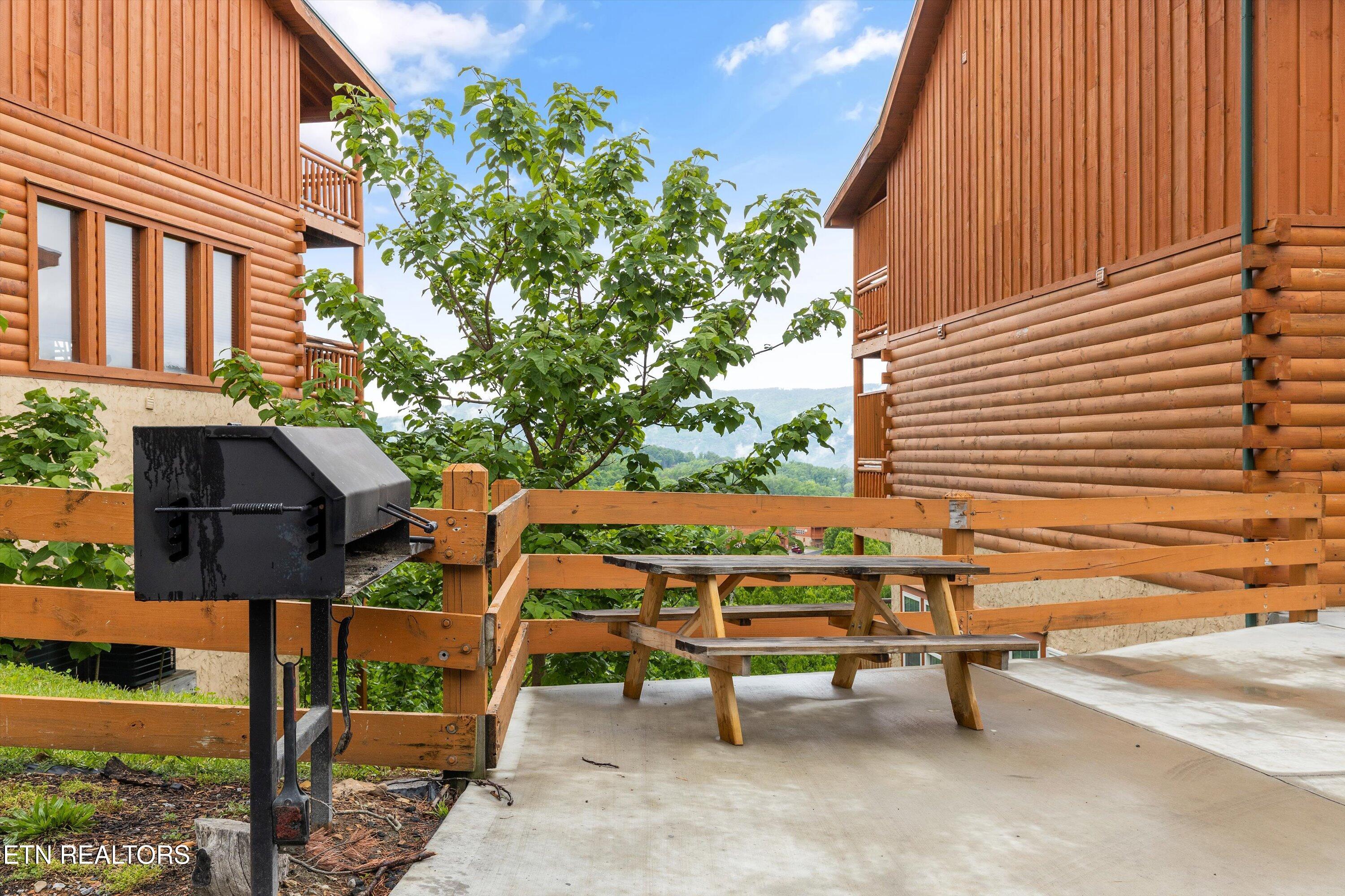 3336 Lonesome Pine Way